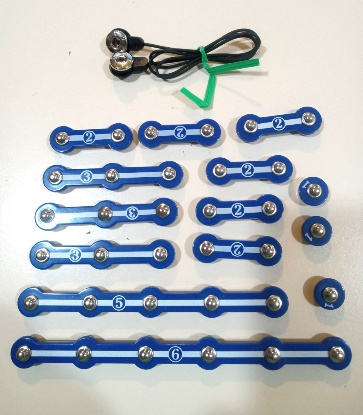 Elenco Snap Circuits Blue Connectors Lot of 13 plus 2 Red and Black Wires