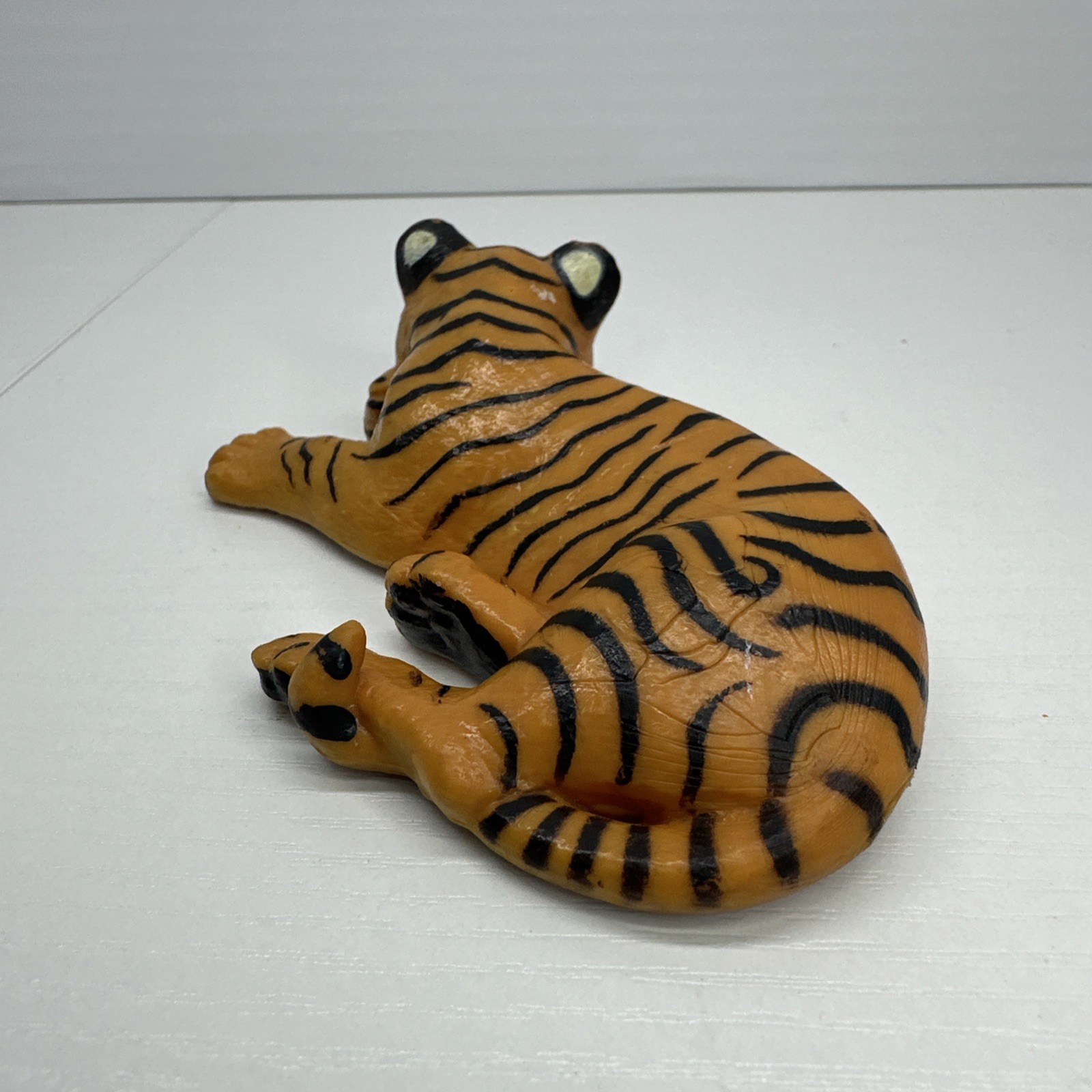 Vintage W.A.I. Wildlife Artists Tiger Laying Down Plastic Toy Figure 1985