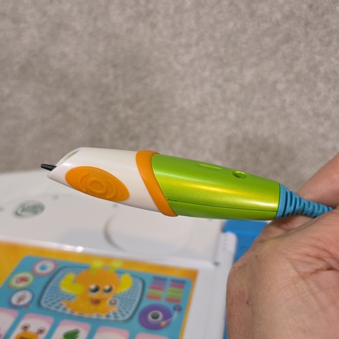 LeapFrog Leap Start 3D Interactive Learning System Includes 2 Book- Tested