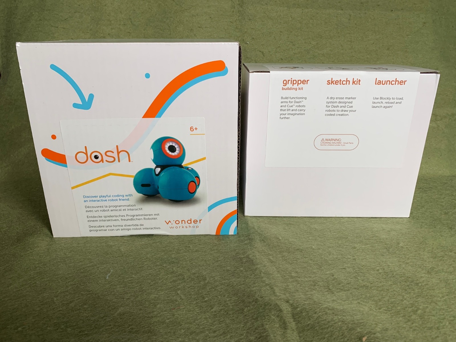 Wonder Workshop Dash Robot DA03 + Accessory pack! NEW! SEALED!