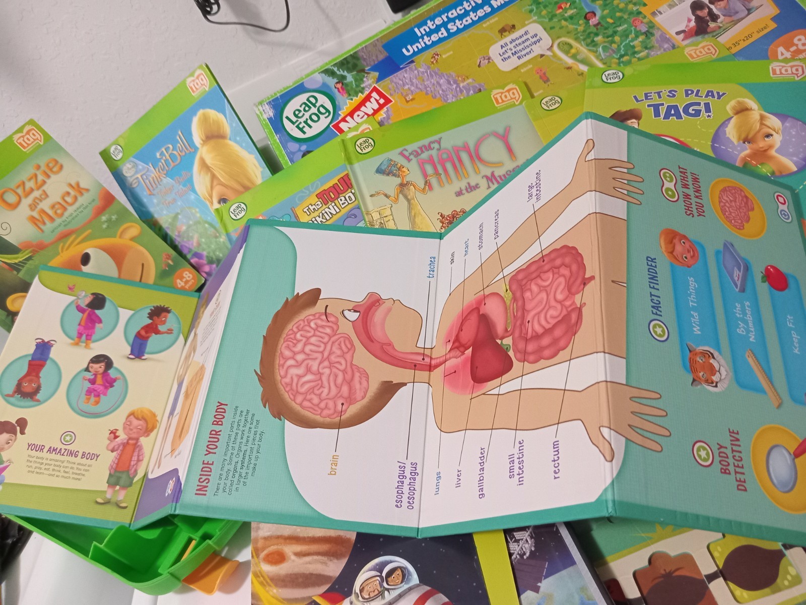 LeapFrog Tag Reading System Bundle- 2 Pens-Case- 4 Books – Map-cables-car Charge