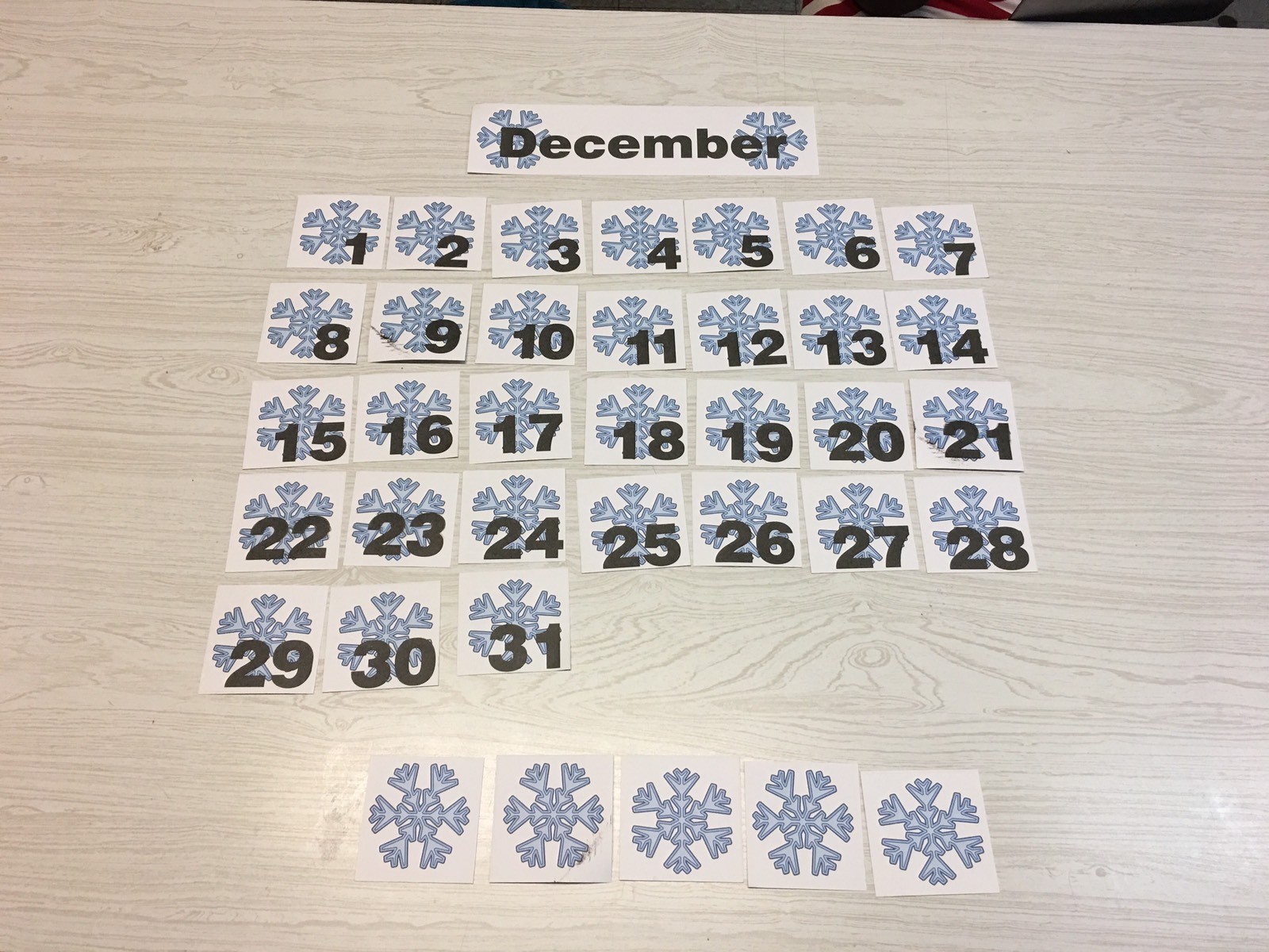 Snowflake Theme December – 31 Laminated Calendar Squares + Blank Cards