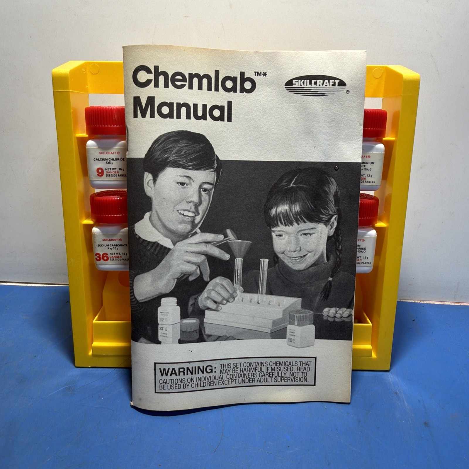 Vintage Chemistry 400+ Science Kit Set with Manual & Accessories