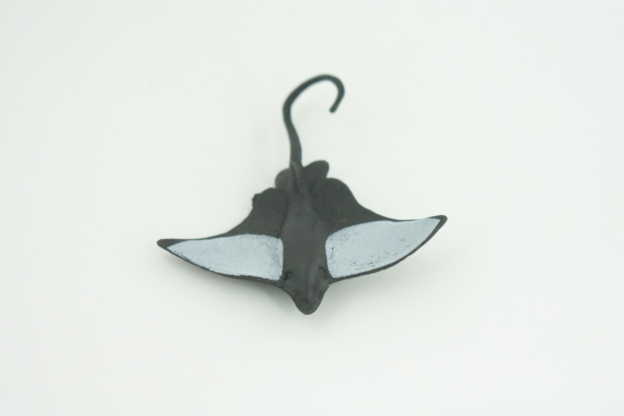 Toy California Bat Ray, Realistic, Model, Kids, Gift, 2 1/2 Inches CWG55 B197