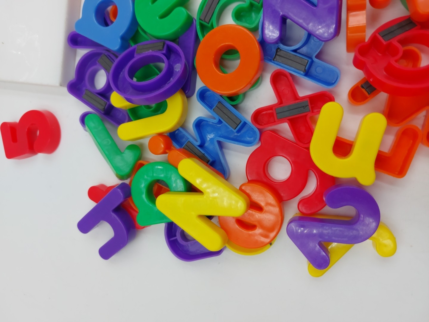 Alphabet Letters and Numbers Colorful Magnets in Clear Case/Bag Reading Phonics