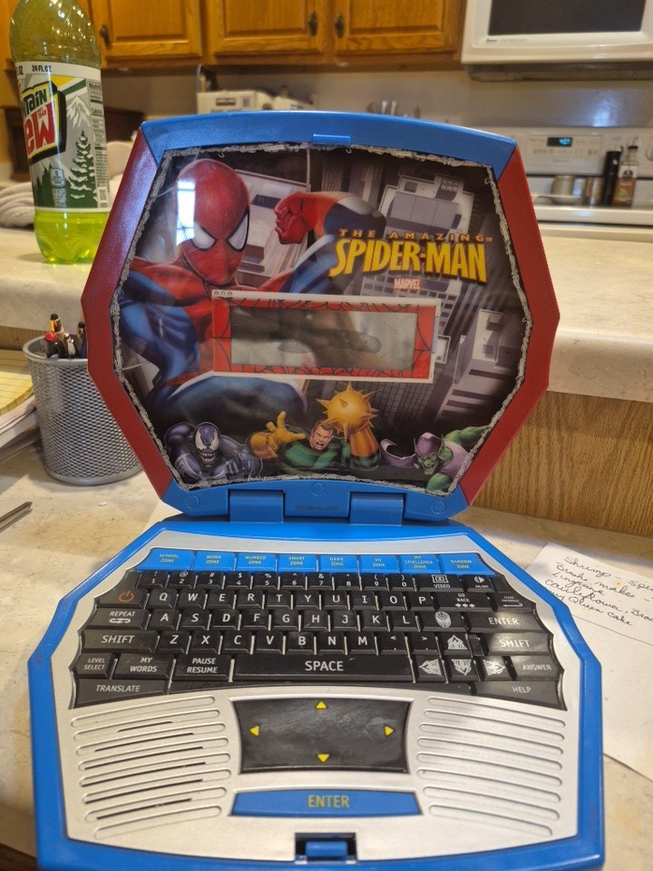 Marvel SpiderMan 3 Spider-Smart Learning Blue/Red Laptop SM-737 Education Game
