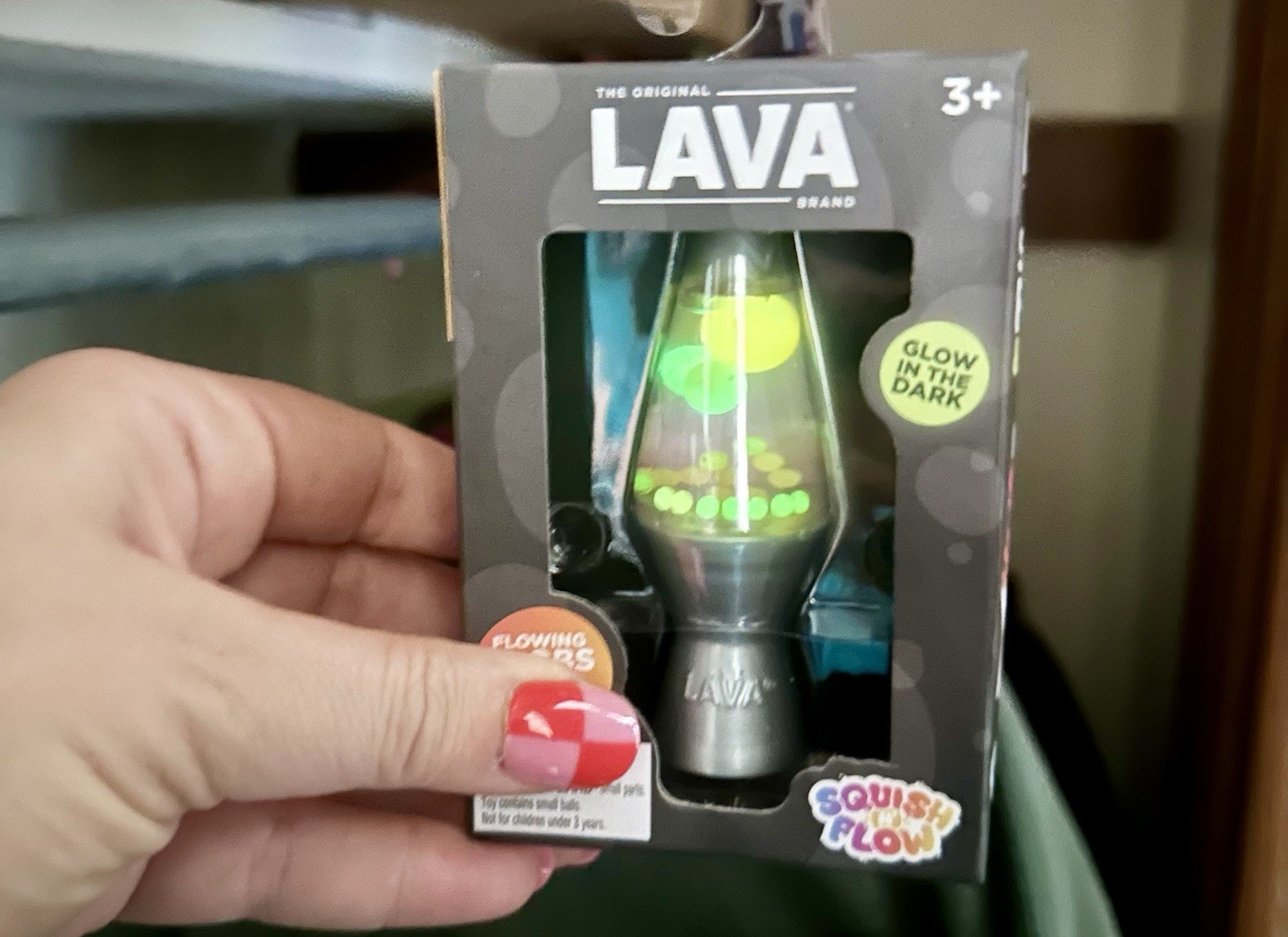 SCHYLLING Lava Squish & Flow Glow in The Dark Purple. Original Lava Lamp