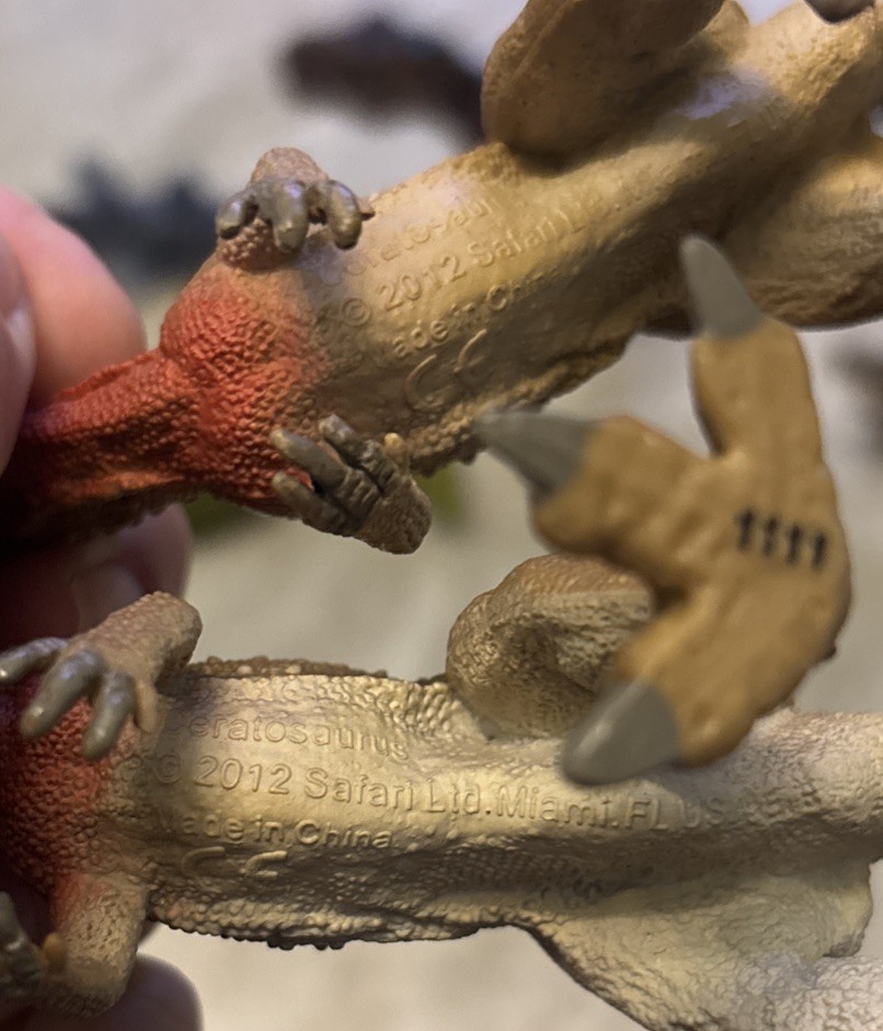 2005 Safari Frilled Lizard Dinosaur Papo Lizard Prehistoric Fish Boa Ice Age