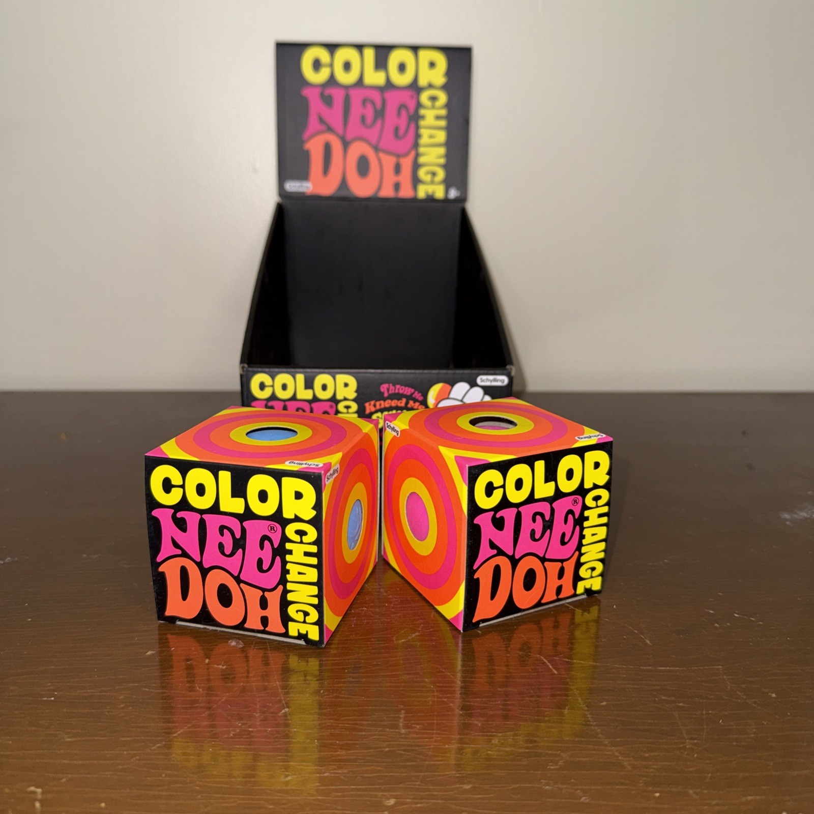 NEW SEALED SCHYLLING NEE DOH COLOR CHANGING BALLS PINK & BLUE LOT OF 2 Needoh