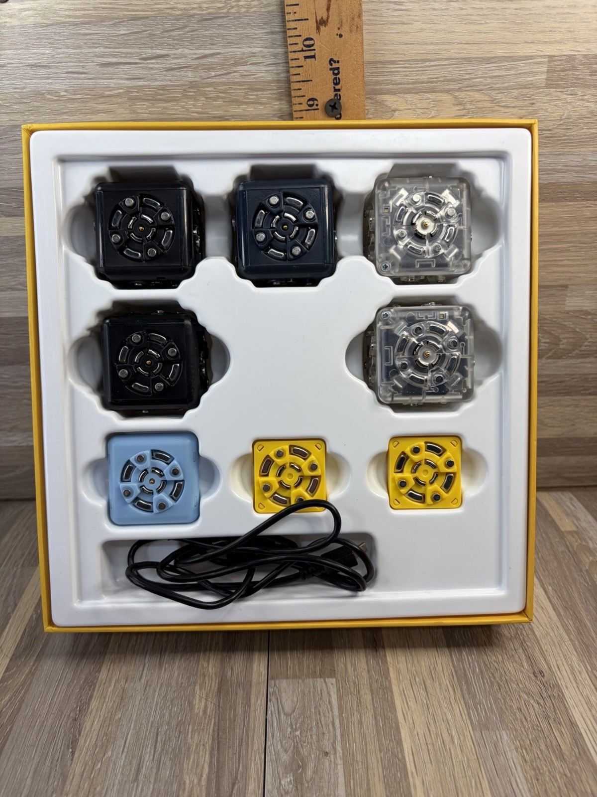 Cubelets Robot Blocks Discovery Set 4+ Robot Blocks NO MANUAL