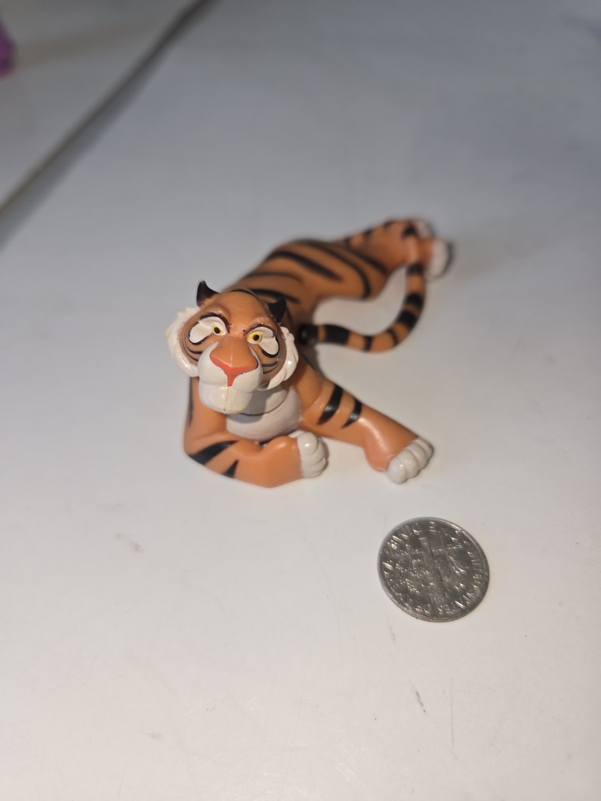 Disney Store Aladdin Jasmine’s Tiger Rajah PVC Figure Laying Down 4″