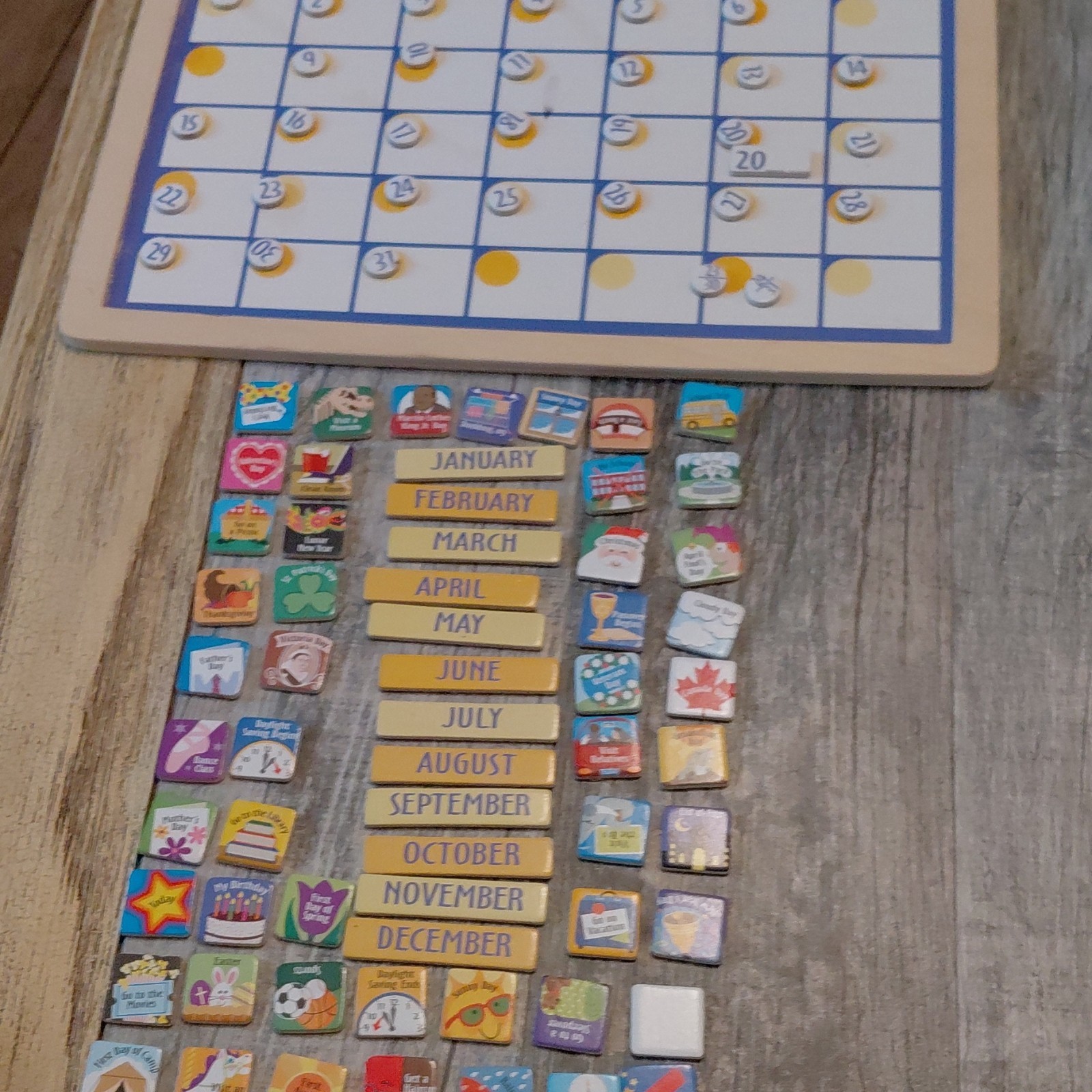 Melissa & Doug Monthly Magnetic Calendar Board Set w/ Magnets Ages 3-7