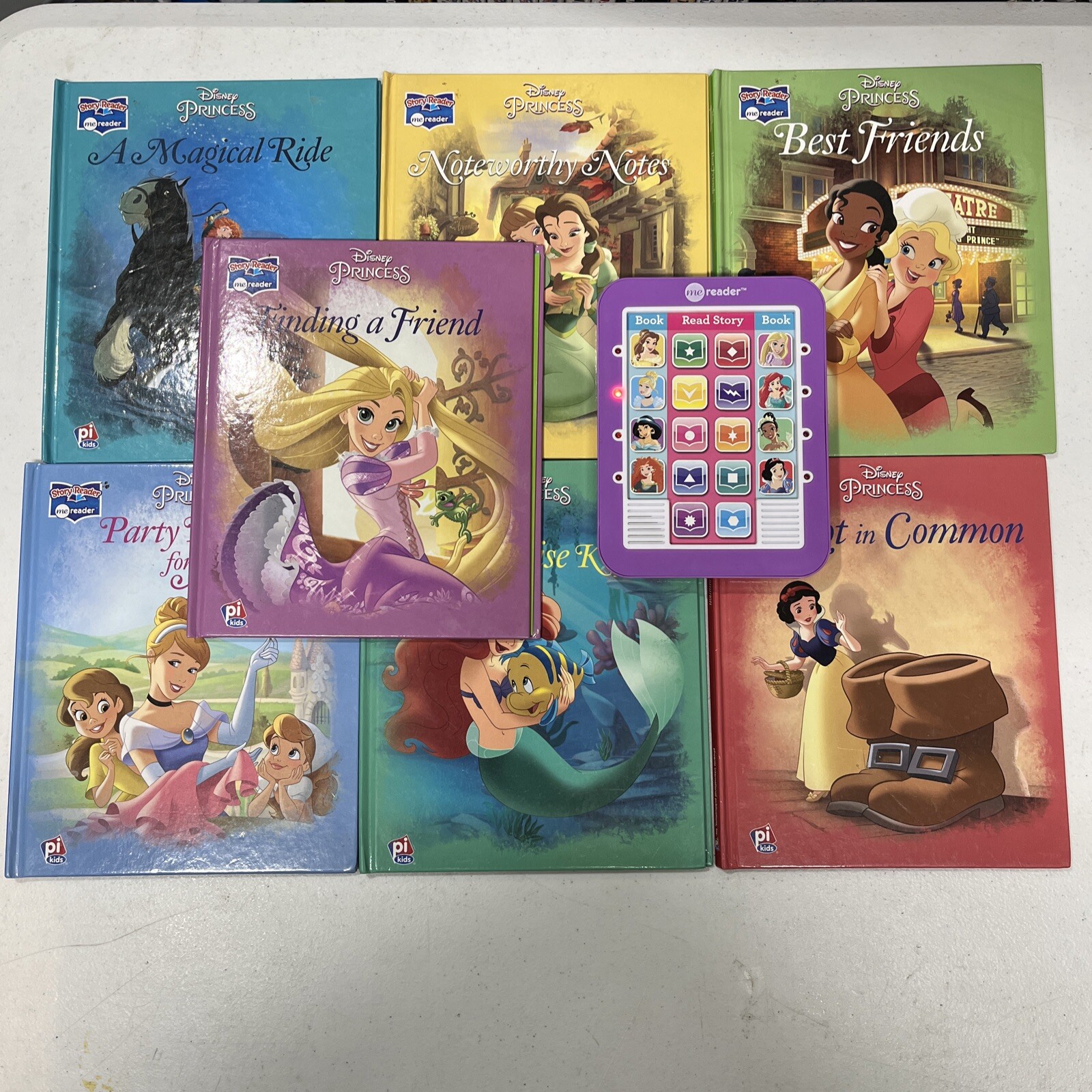 Disney Princess Me Reader Story Reader 7 Books with Pink Me Reader Device – Used
