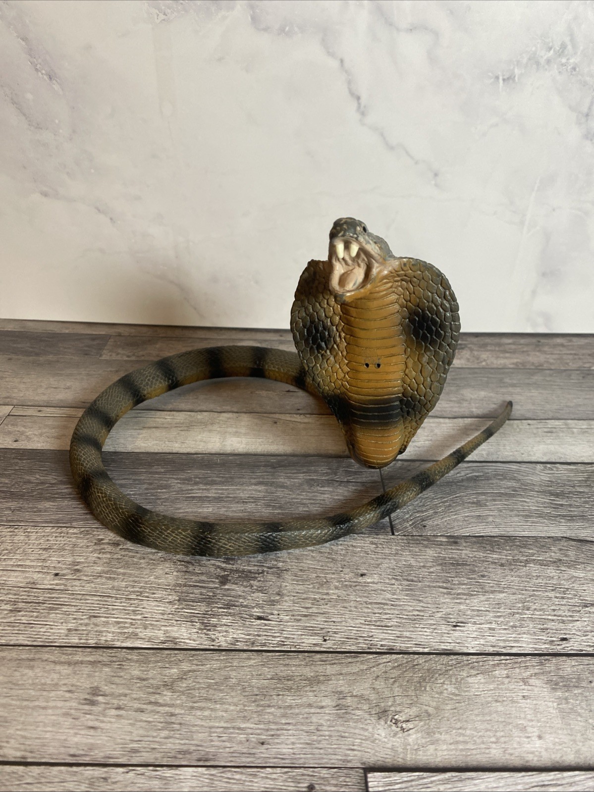 Safari Ltd. Cobra Snake Figure Bendable 34″ Realistic Reptile Vintage 1998 Toy