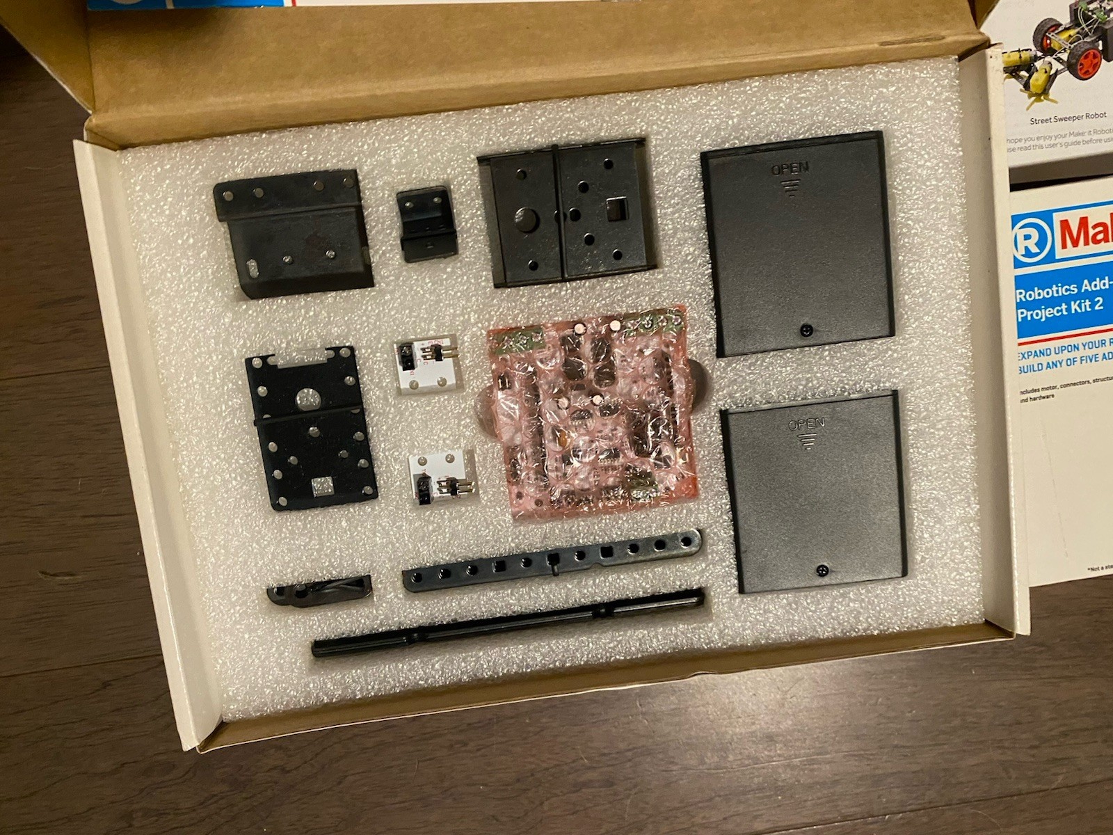 Radioshack Make It Robotics Starter Kit and Add-On Project Kit 2