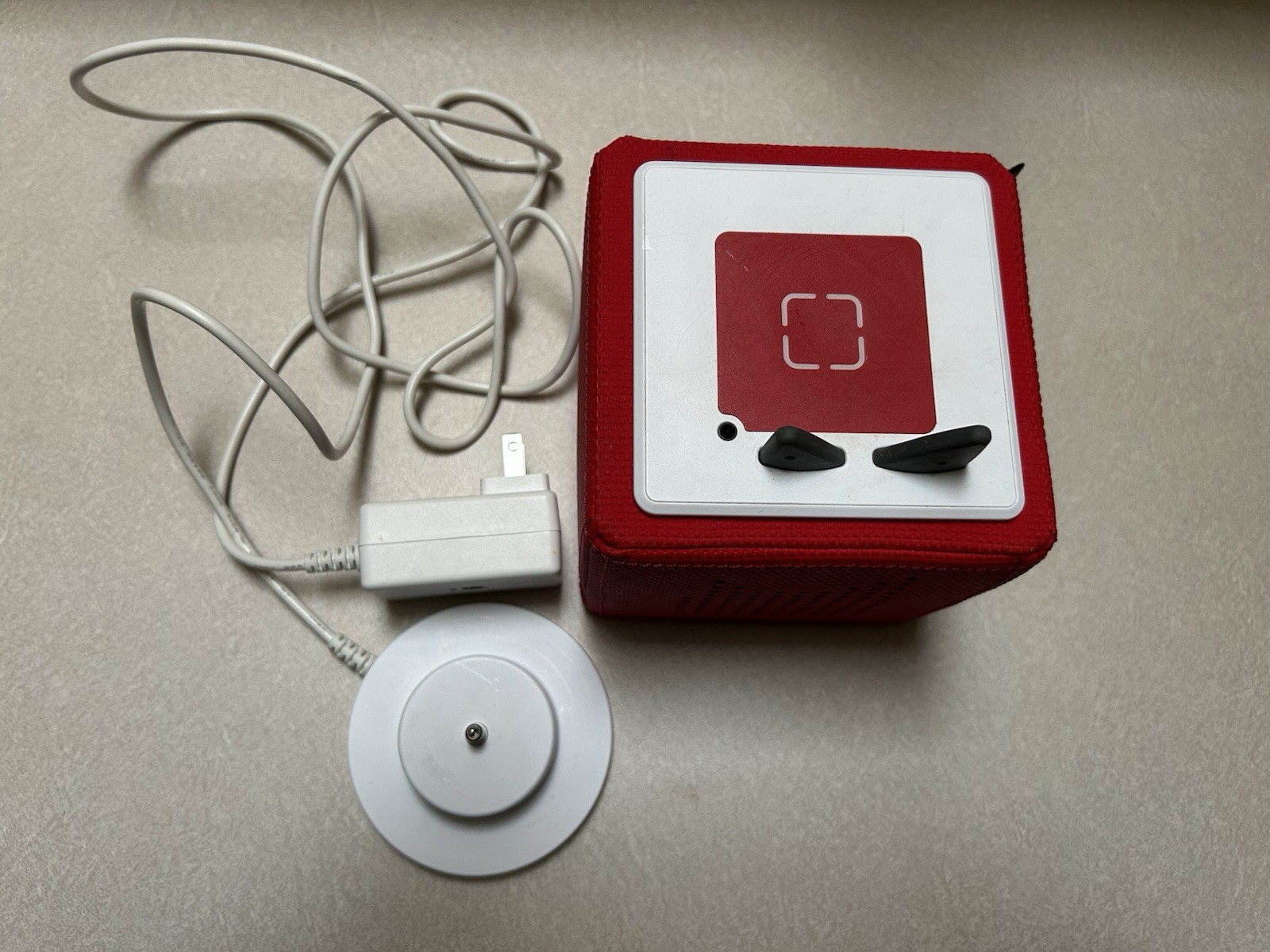 Toniebox 1 Disney/Pixar Numdle Red w/ Charging Station, Adapter & Figures