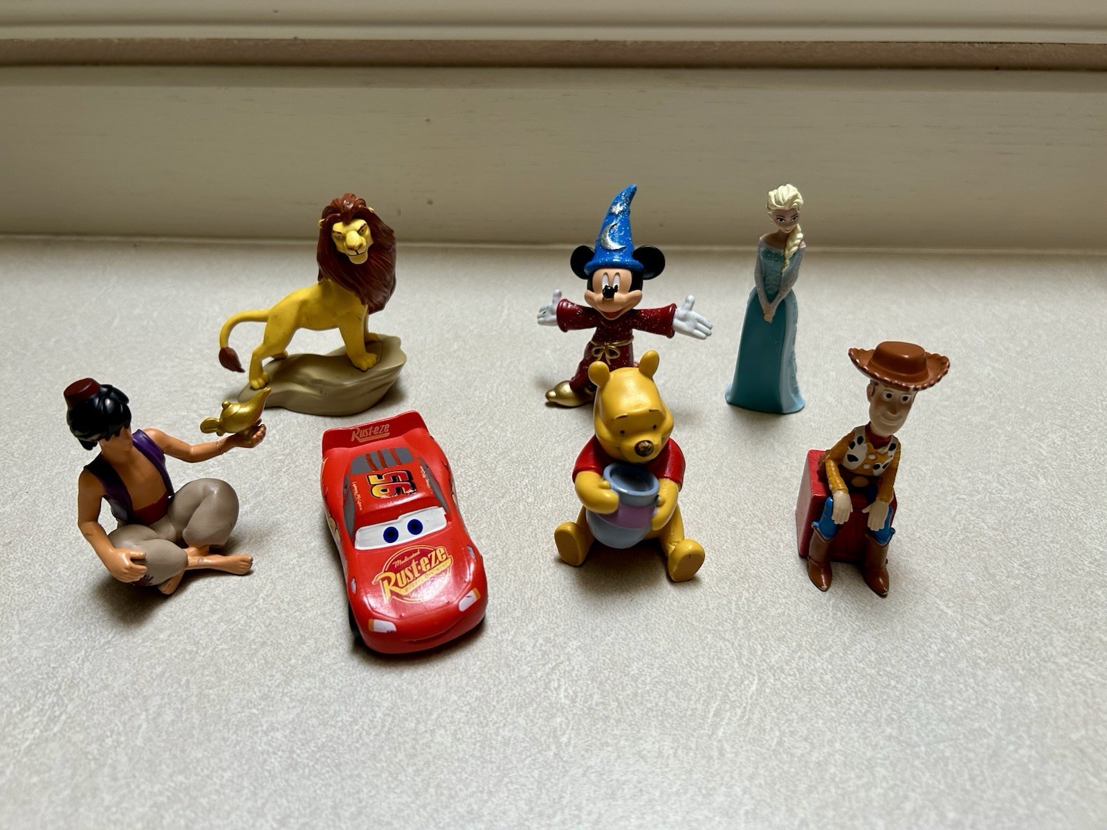 Toniebox 1 Disney/Pixar Numdle Red w/ Charging Station, Adapter & Figures