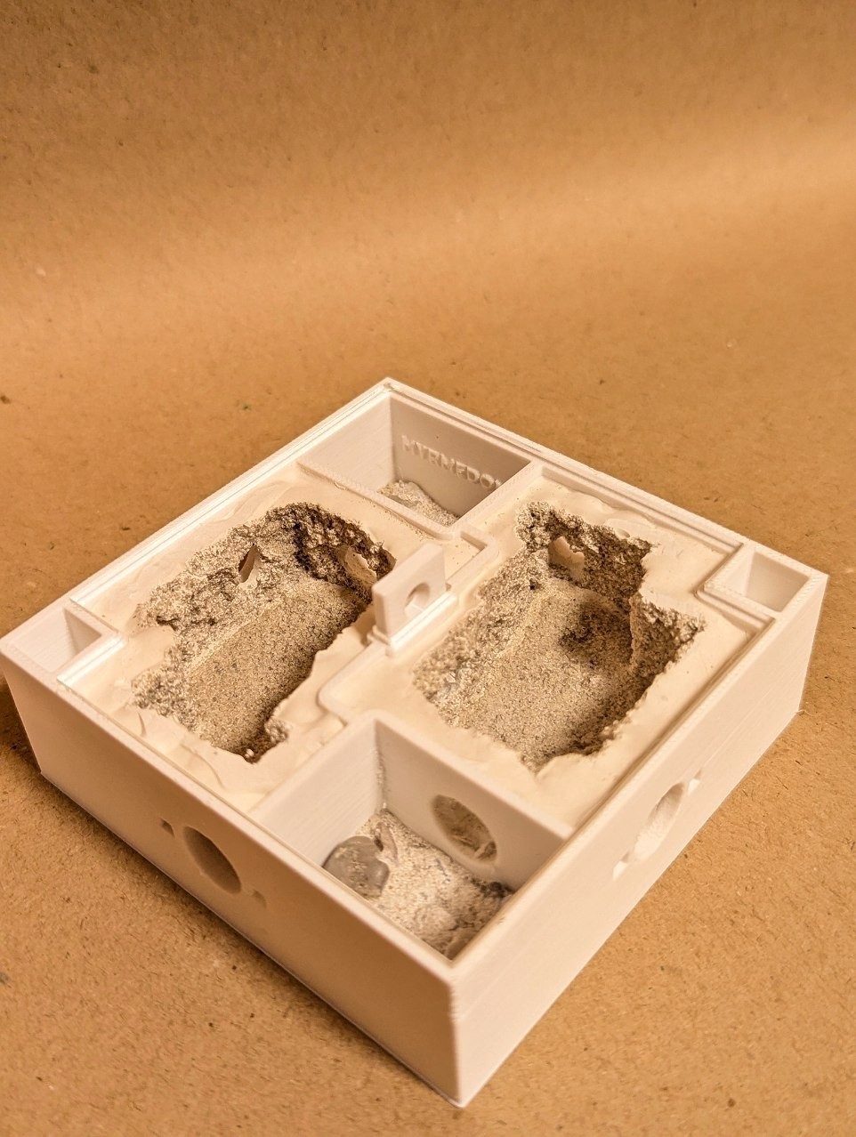 Modular Ant Farm Formicarium 9×9 cm – Light Beige Sand & Standard Plaster