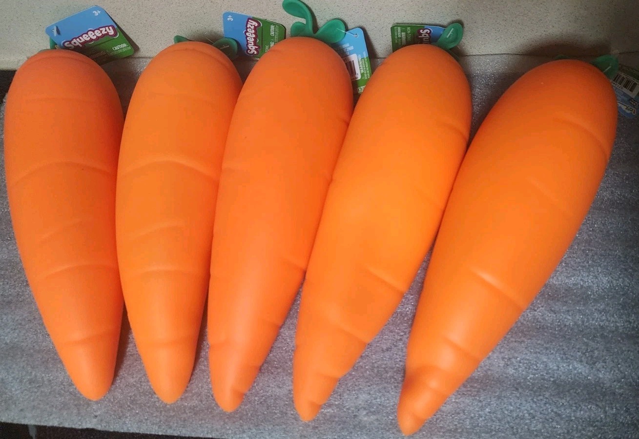 🥕 Toymendous Jumbo Squeezy Carrot Orange Squishy Toy Stress Relief Sensory