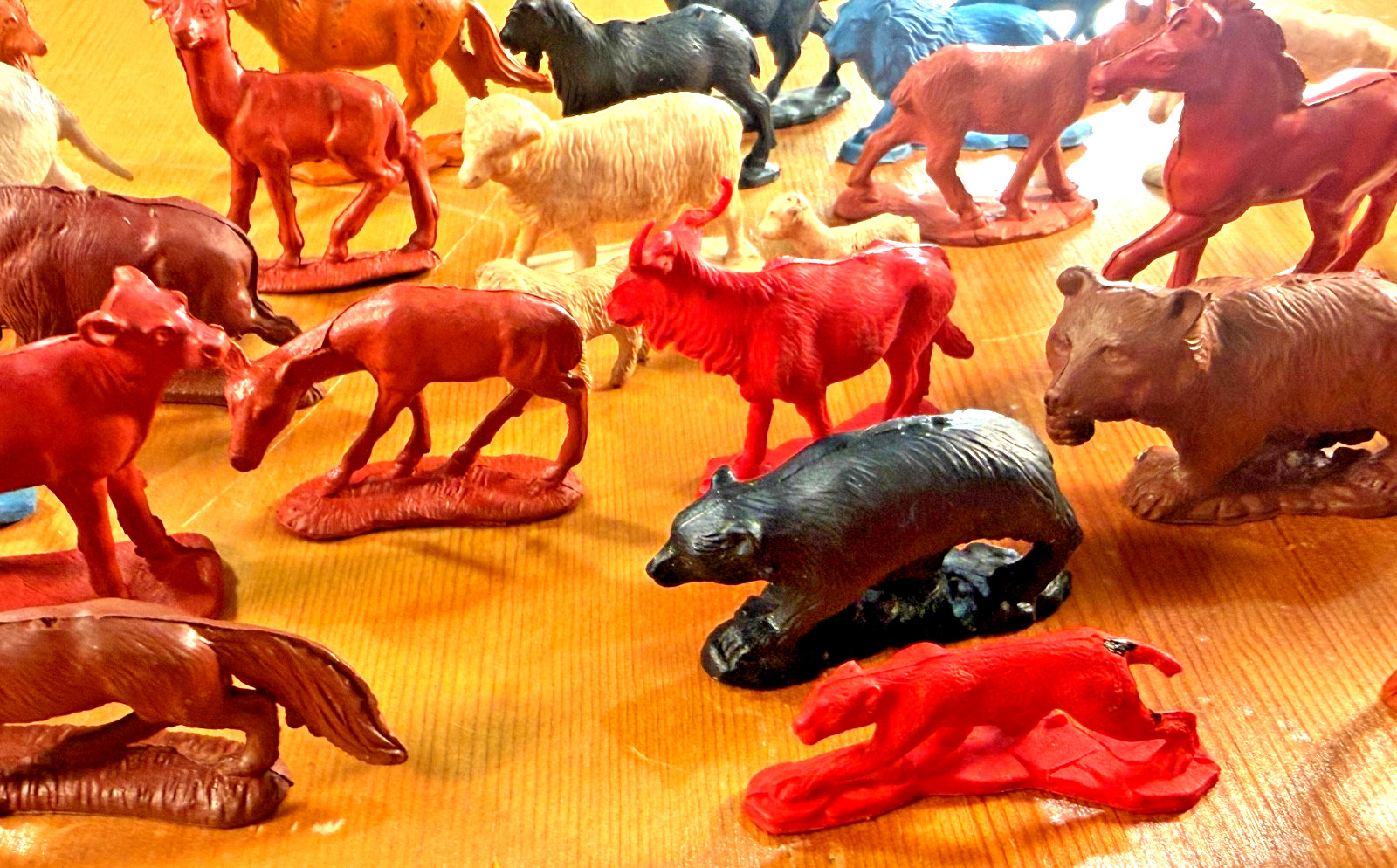 AUBURN RUBBER COMPANY ANIMAL LOT OF TWENTY NINE ANIMALS WILD FARM DOMESTIC HUGE