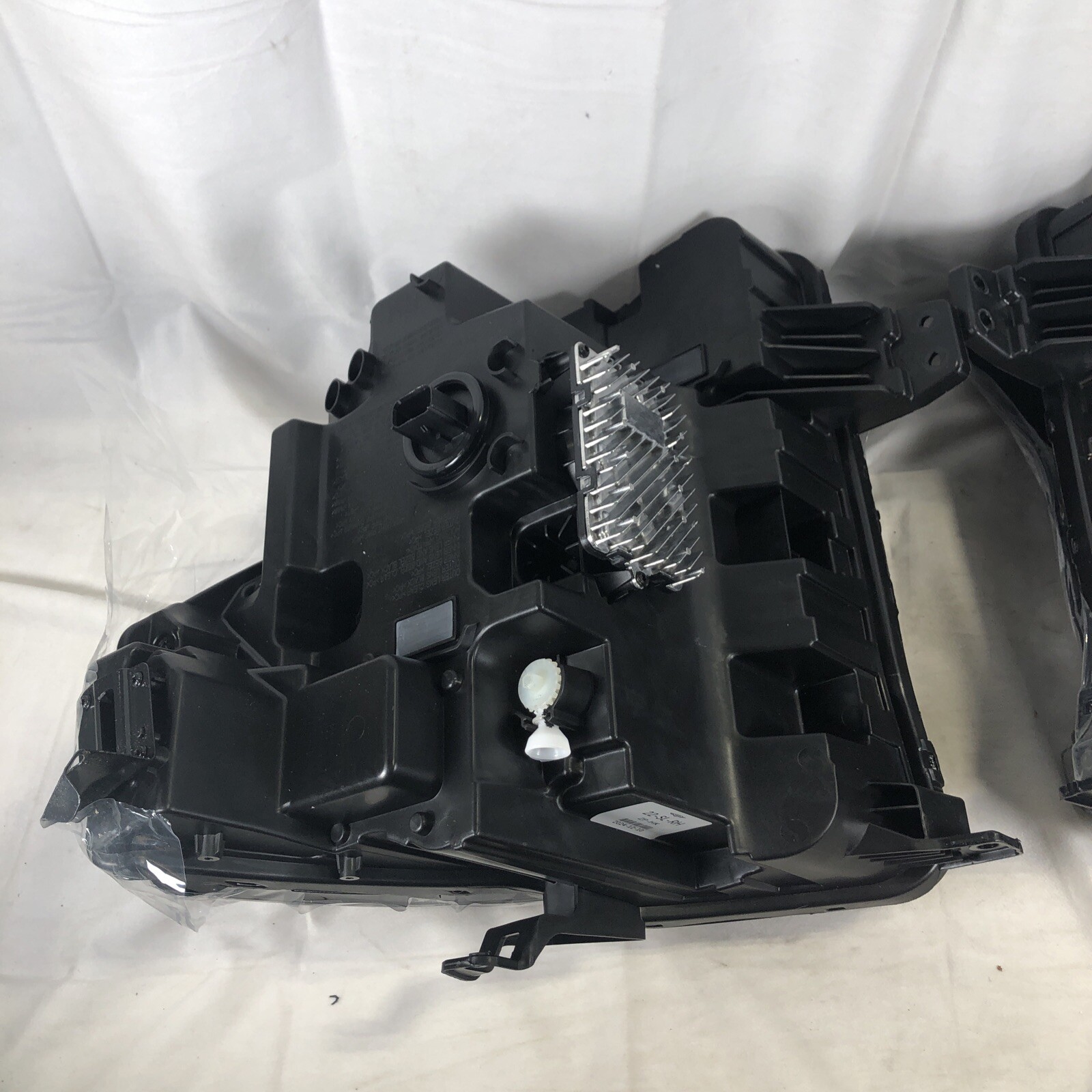 GMC Sierra LED Headlight 1500,2022-2024,{ HLCGM-223 }- Driver+Passenger