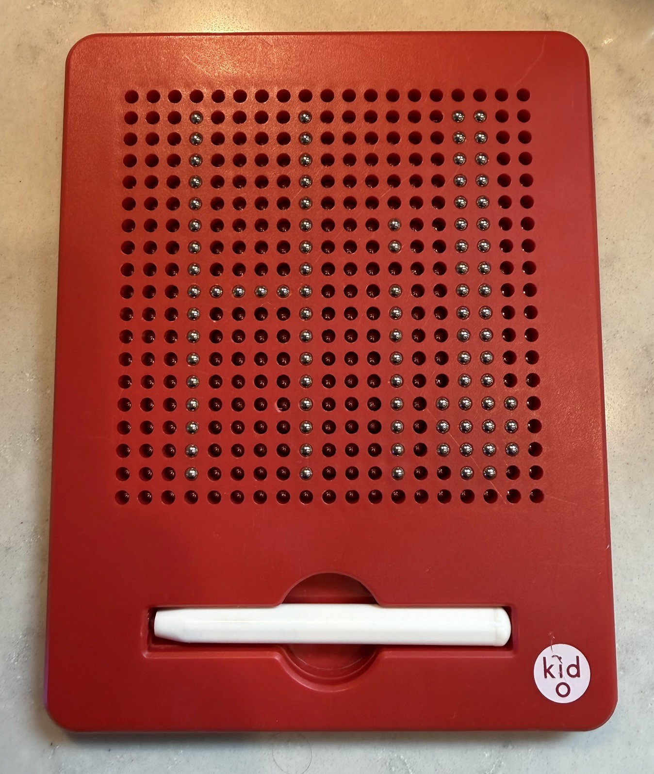 The Original Kid O Free Play Magnatab Tablet & Magnetic Pen for Drawing Red