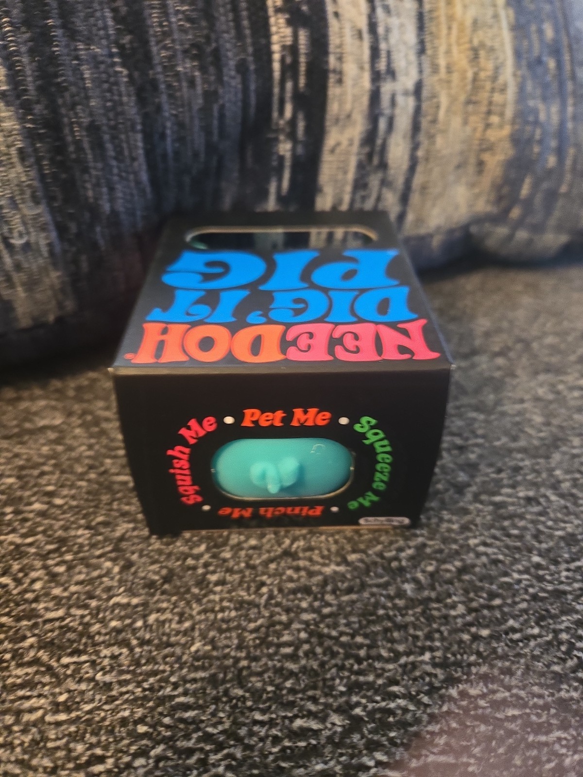 VERY RARE!! Authentic Needoh DIG IT PIG Teal Brand New In box Made by Schylling