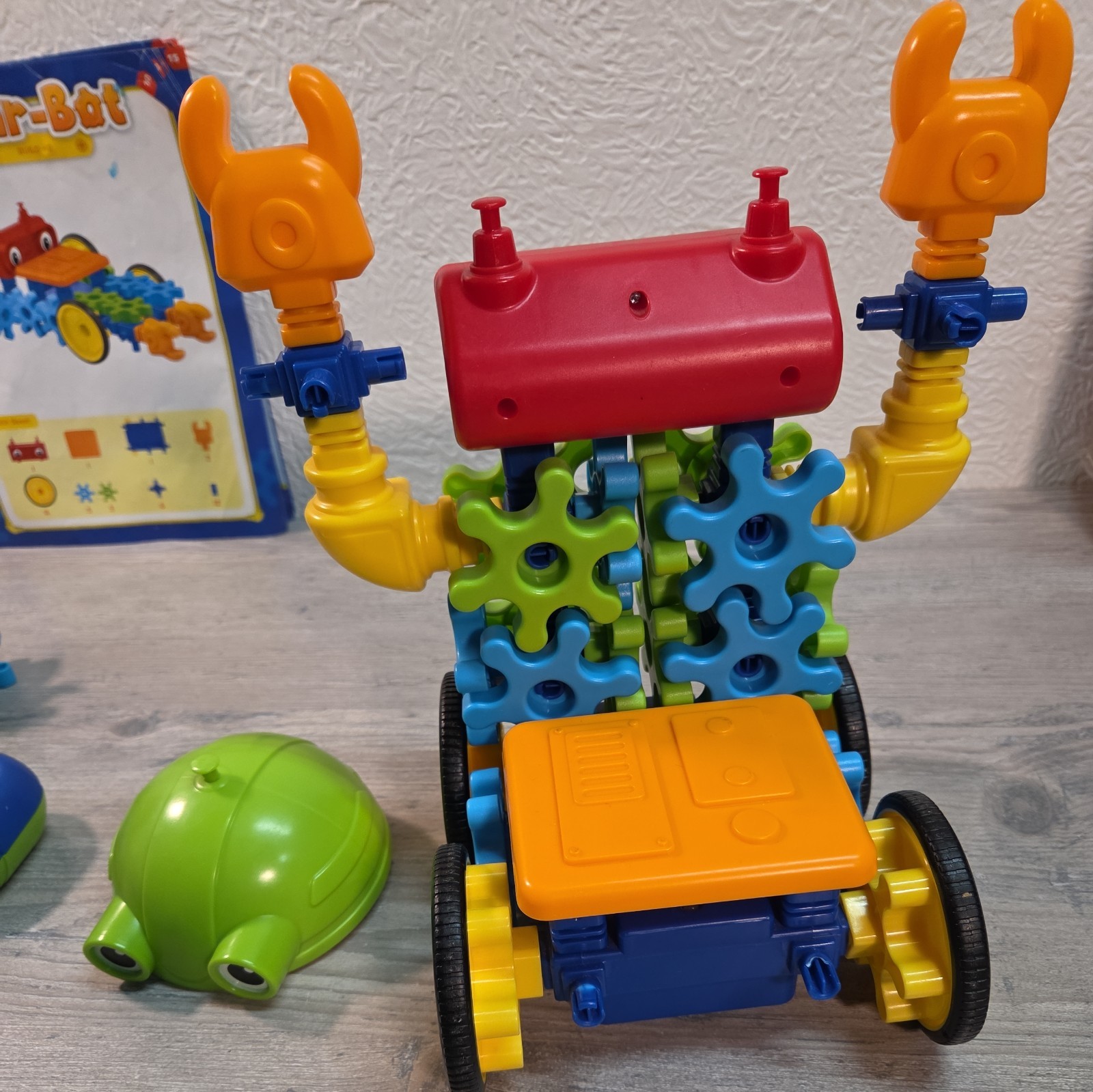 Lakeshore Learn & Play Gear-Bot w/Remote, Motorized Base, Pieces, & Manual works