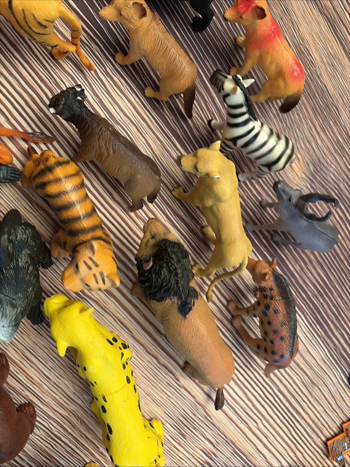 Mixed Lot Of 28 Plastic Animals Animal Figures