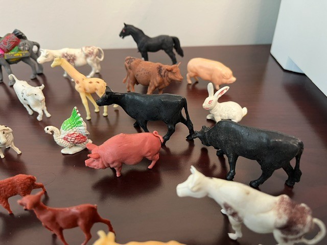Vintage Lot of 35 Small Plastic Farm & Zoo Animals – Mixed Figures