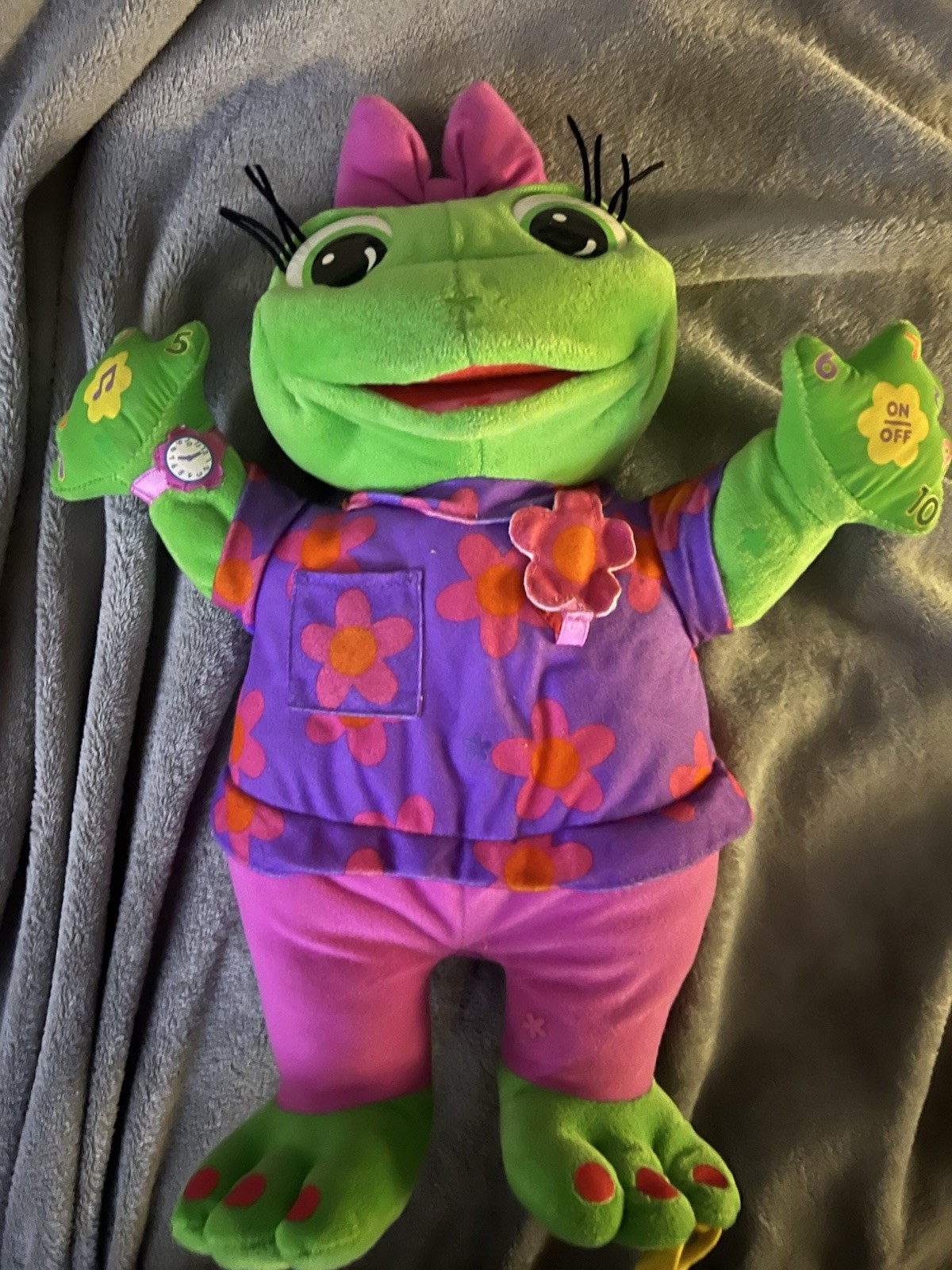 Leap Frog LOVABLE LILY Musical Talking & Singing Educational Plush Doll