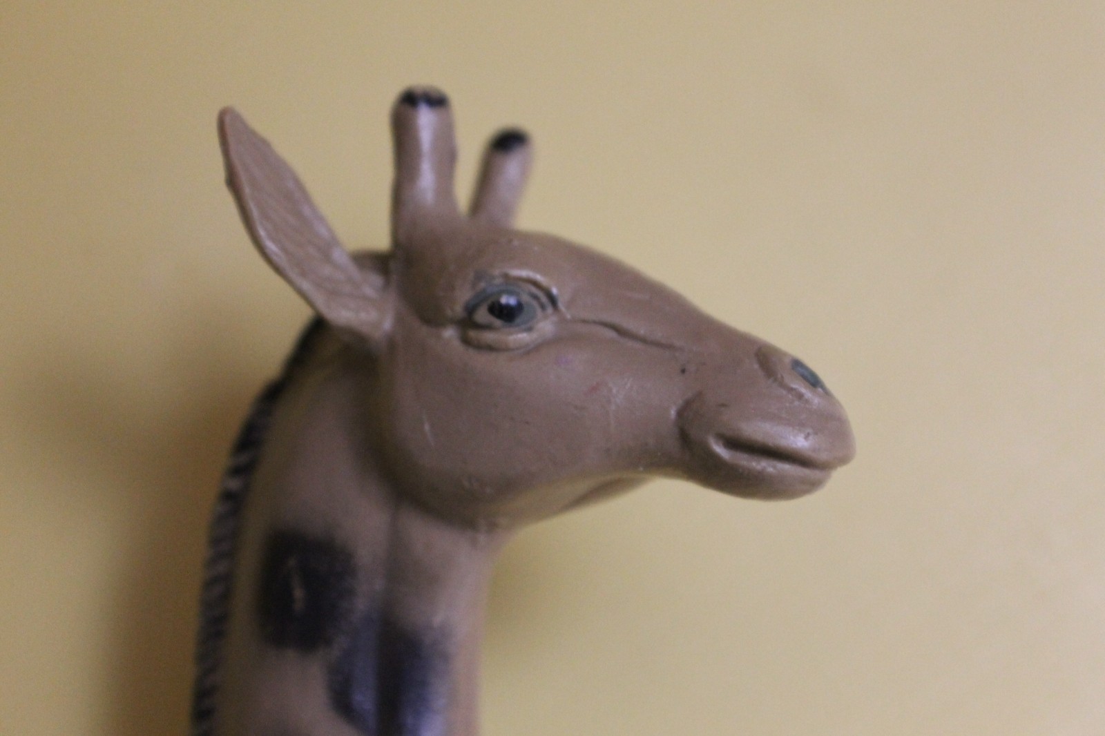 USED / VINTAGE 1985 Imperial Toys Rubber Plastic GIRAFFE Zoo Animal Figure