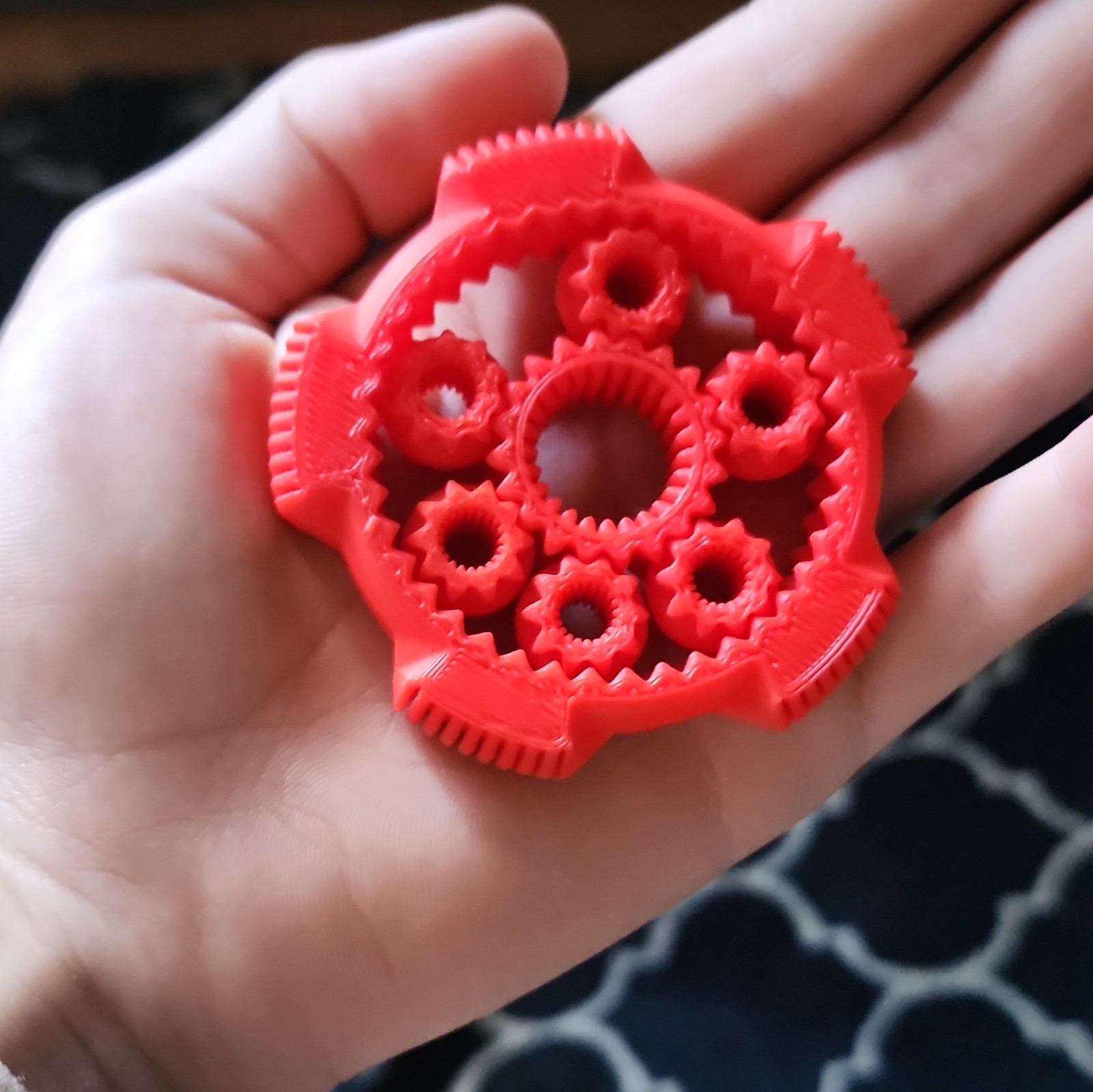 Red Gear Fidget spinner Block Sensory Toy 6-Sided