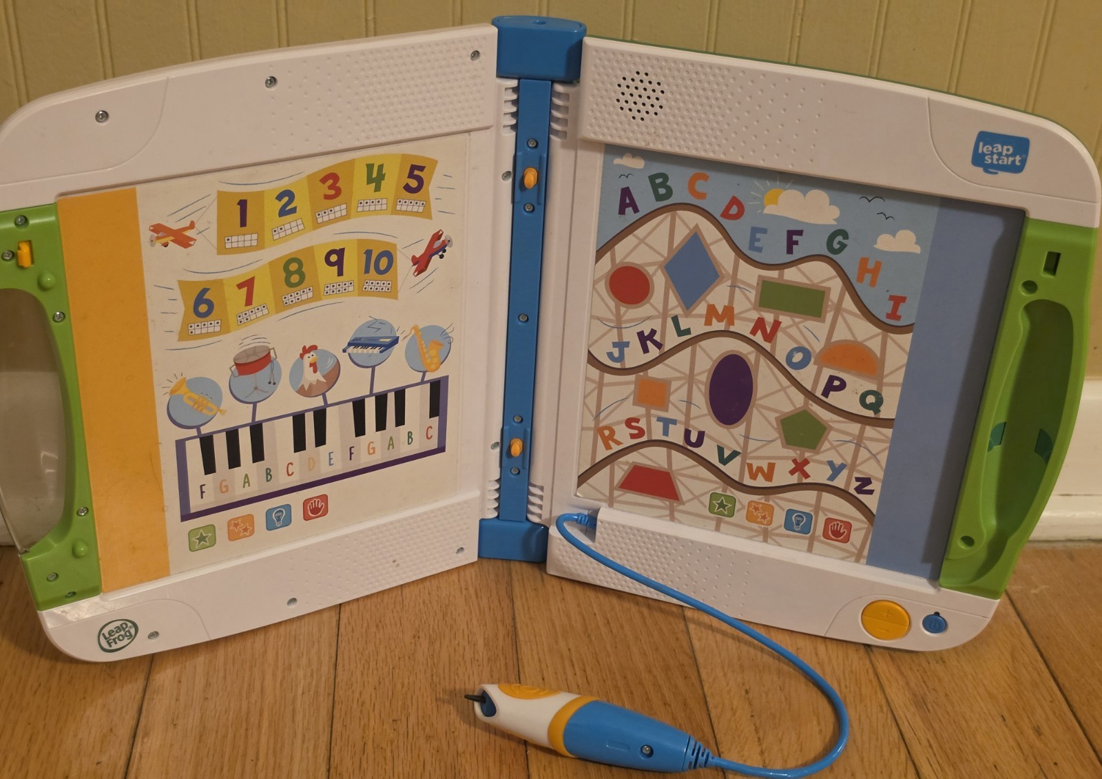 LeapFrog LeapStart 3D Learning System w/ 10 Books, Reading, Disney, Ages 4-8