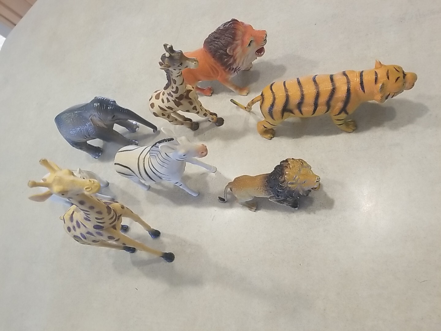 Large Lakeshore Safari Animals Mixed Lot Of 8 Lions Tigers Giraffe 8 in
