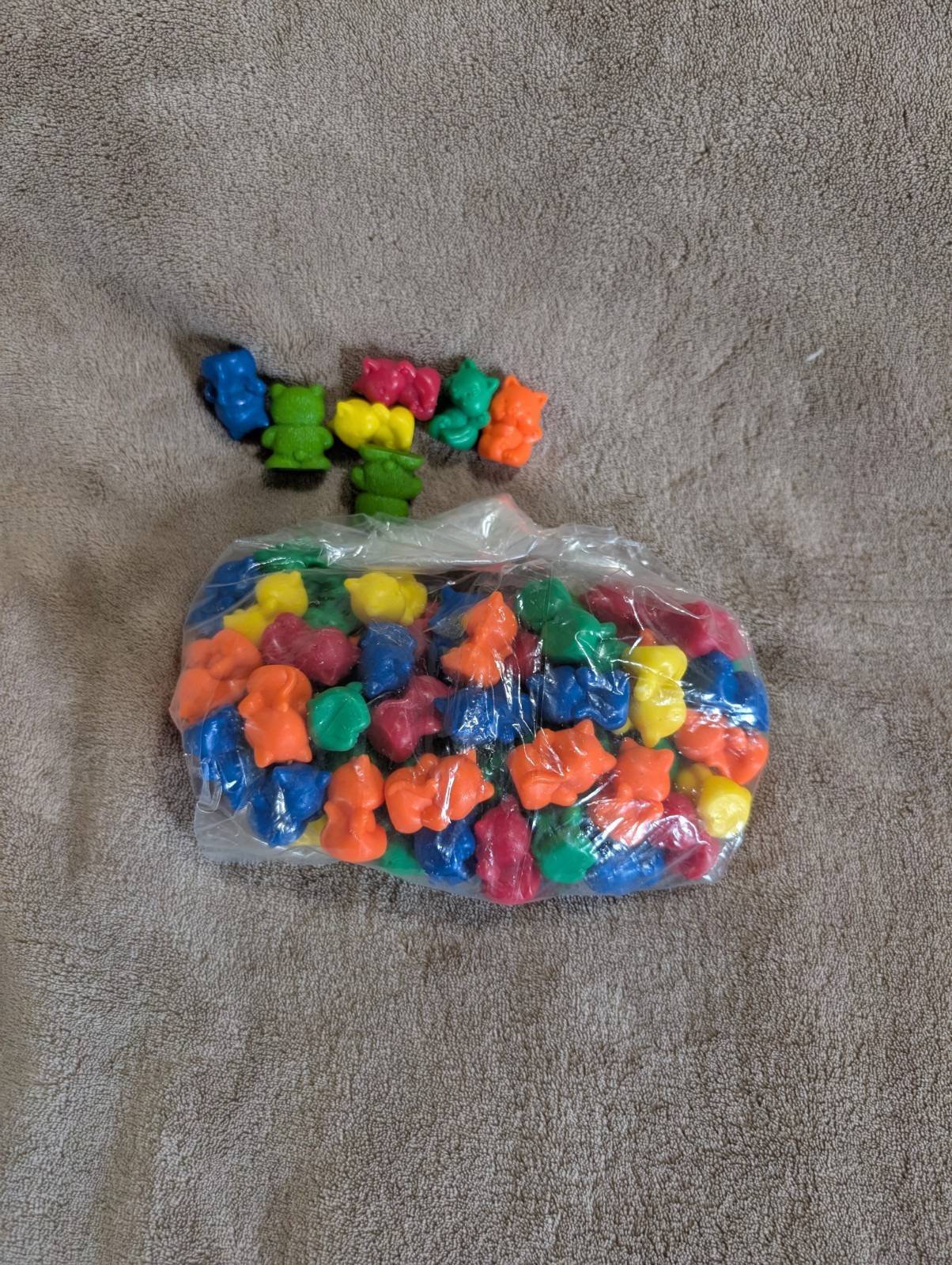 73 Colored Cat Figures Blue Red Yellow Green Orange Counting Toys (3 Bear)