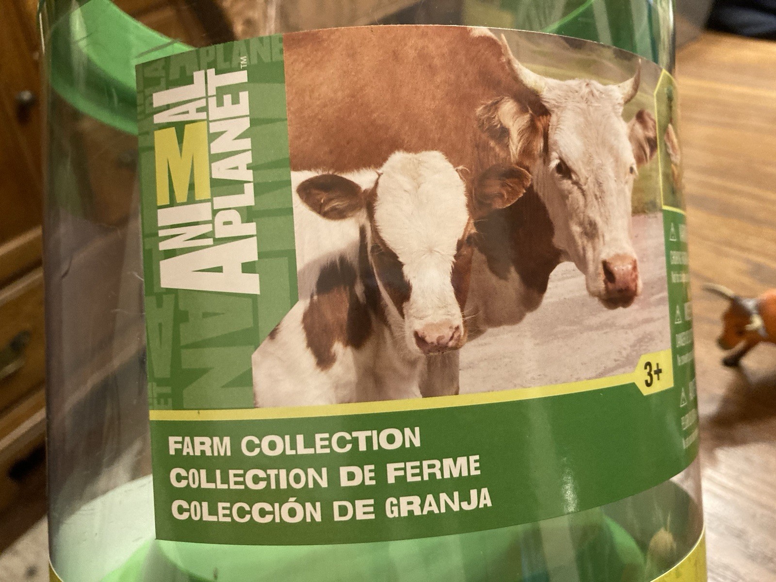 Animal Planet Farm Animals with Storage Bucket – 15 Piece Set – Toys R Us – New