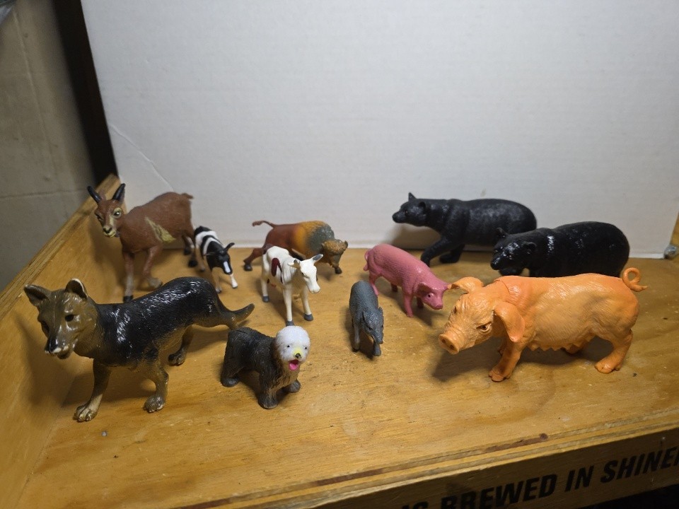 Assorted Lot 12 plastic Animals Farm Toys Figures Figurines Mixed Variety