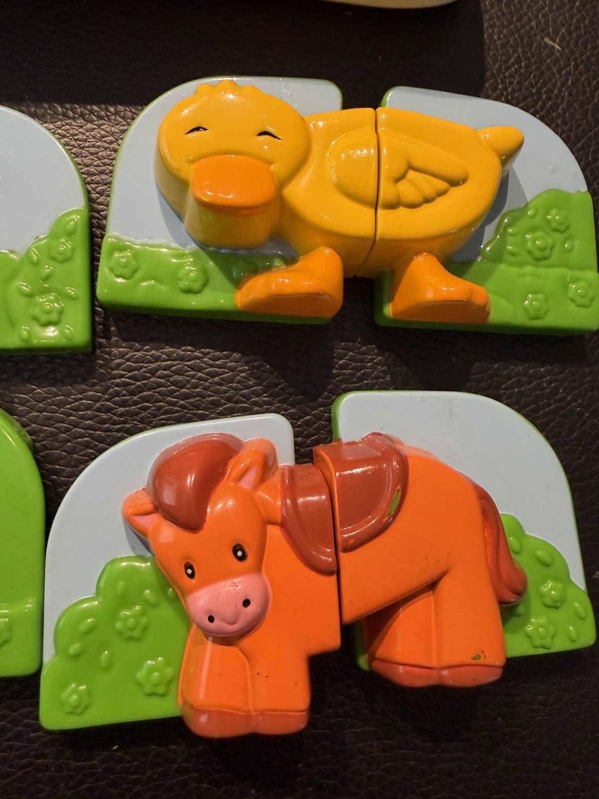LeapFrog Fridge Farm Animal Puzzle Barn Magnetic Learning Toy Complete Tested