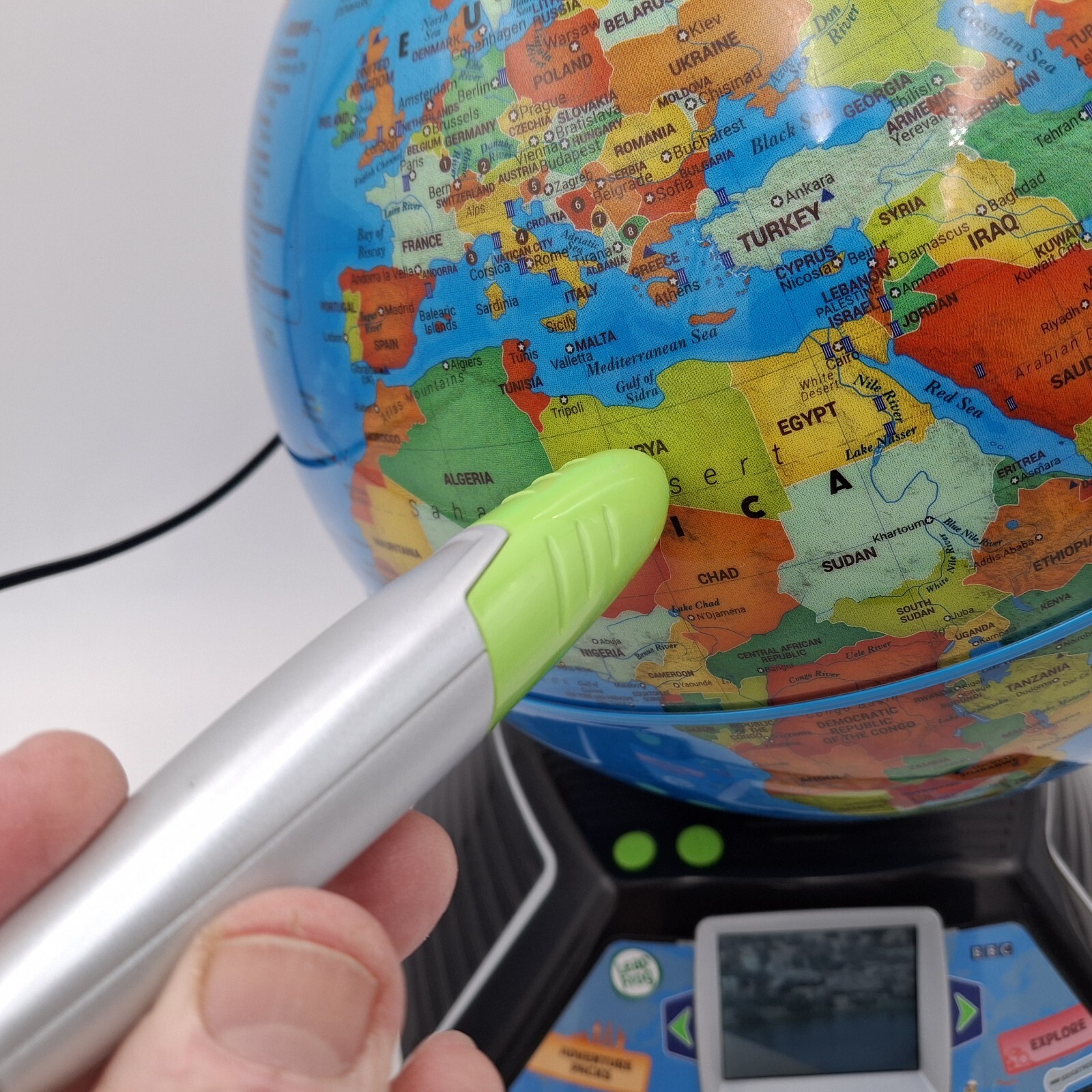 LeapFrog Magic Adventures Globe 2.8″ Video Screen BBC Videos Interactive Games