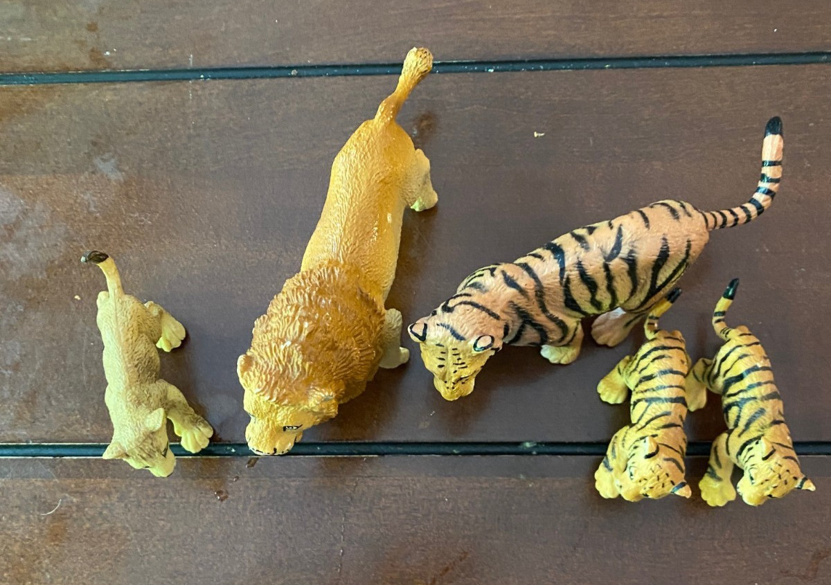Vintage Safari Ltd Lion Tiger Family Cubs Lot Animal Figures 1990s