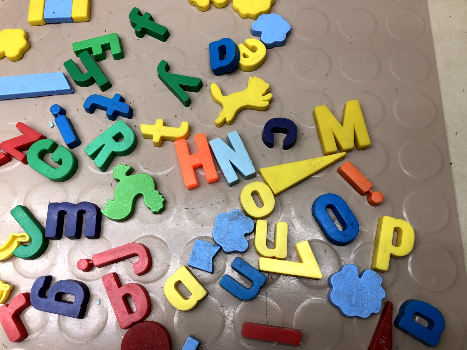 Lot of Vintage Alphabet Letters & Farm Figures Refrigerator Fridge Magnets