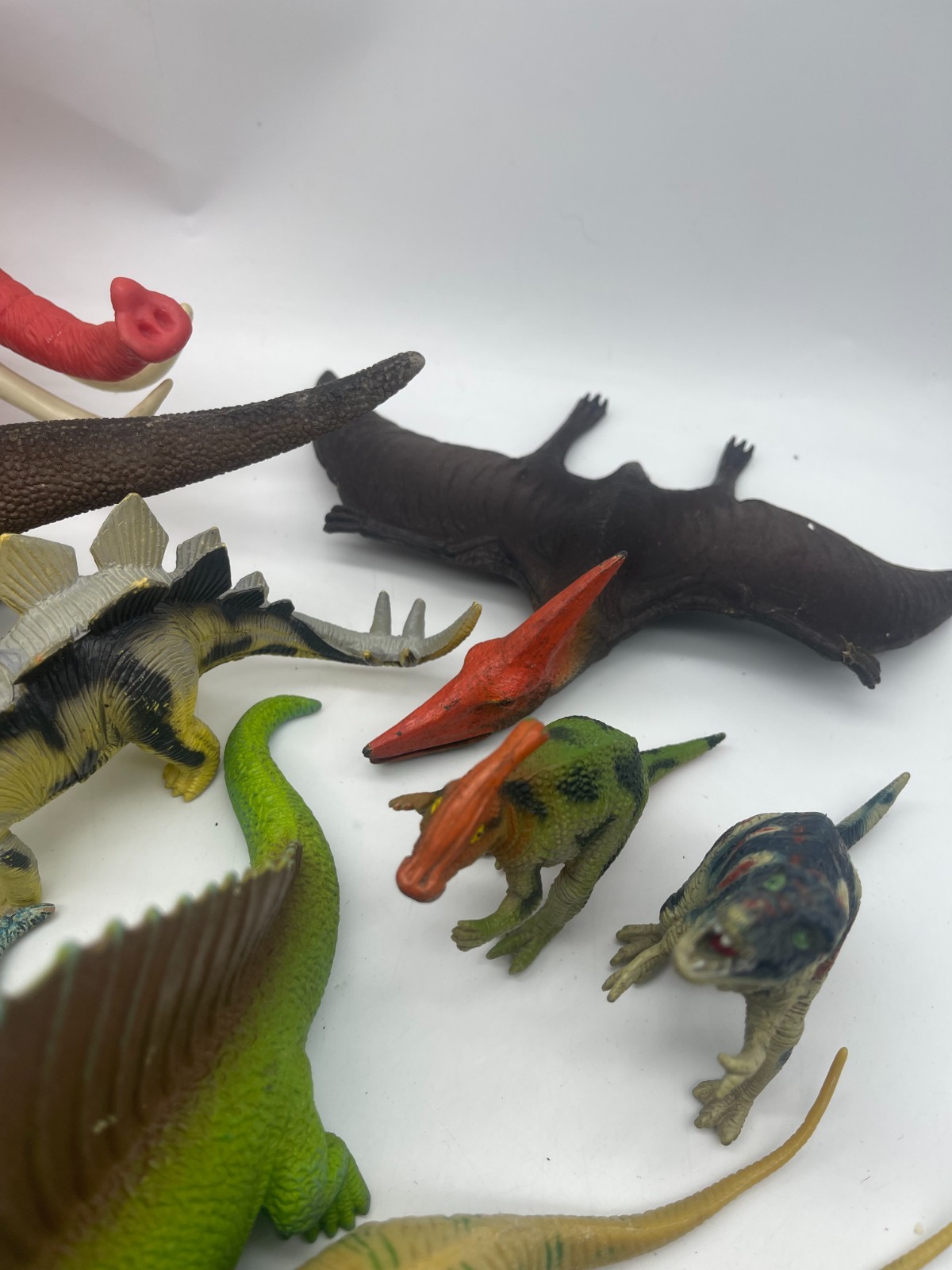 Dinosaur Mixed Toy Lot Miniature Plastic Figures 4″ – 9″ Lot of 20 Free Shipping