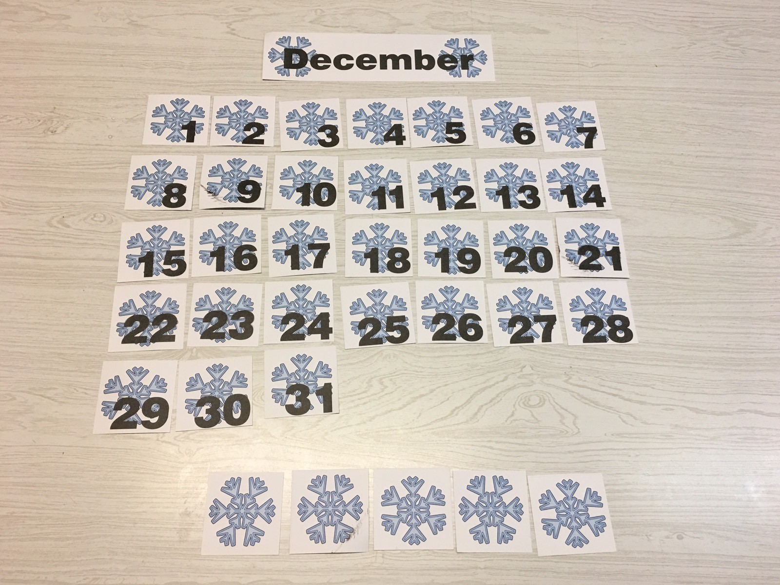 Snowflake Theme December – 31 Laminated Calendar Squares + Blank Cards