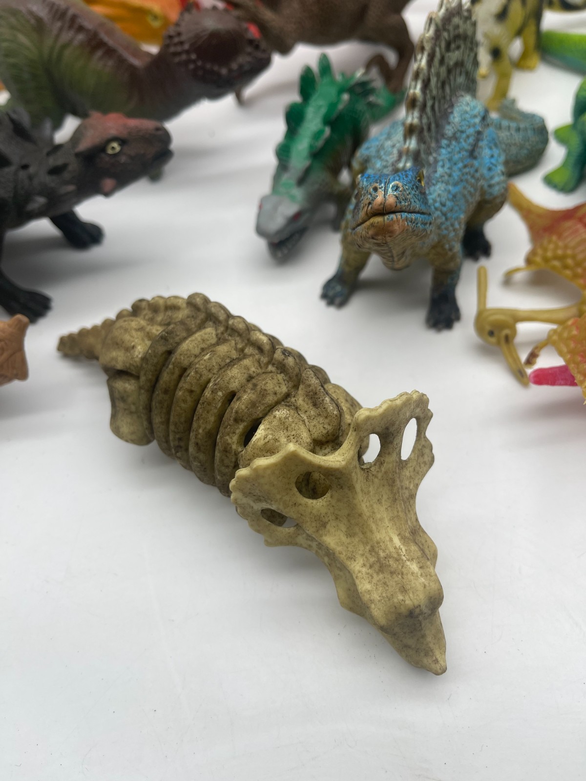 Dinosaur Mixed Toy Lot Miniature Plastic Figures 4″ – 9″ Lot of 20 Free Shipping