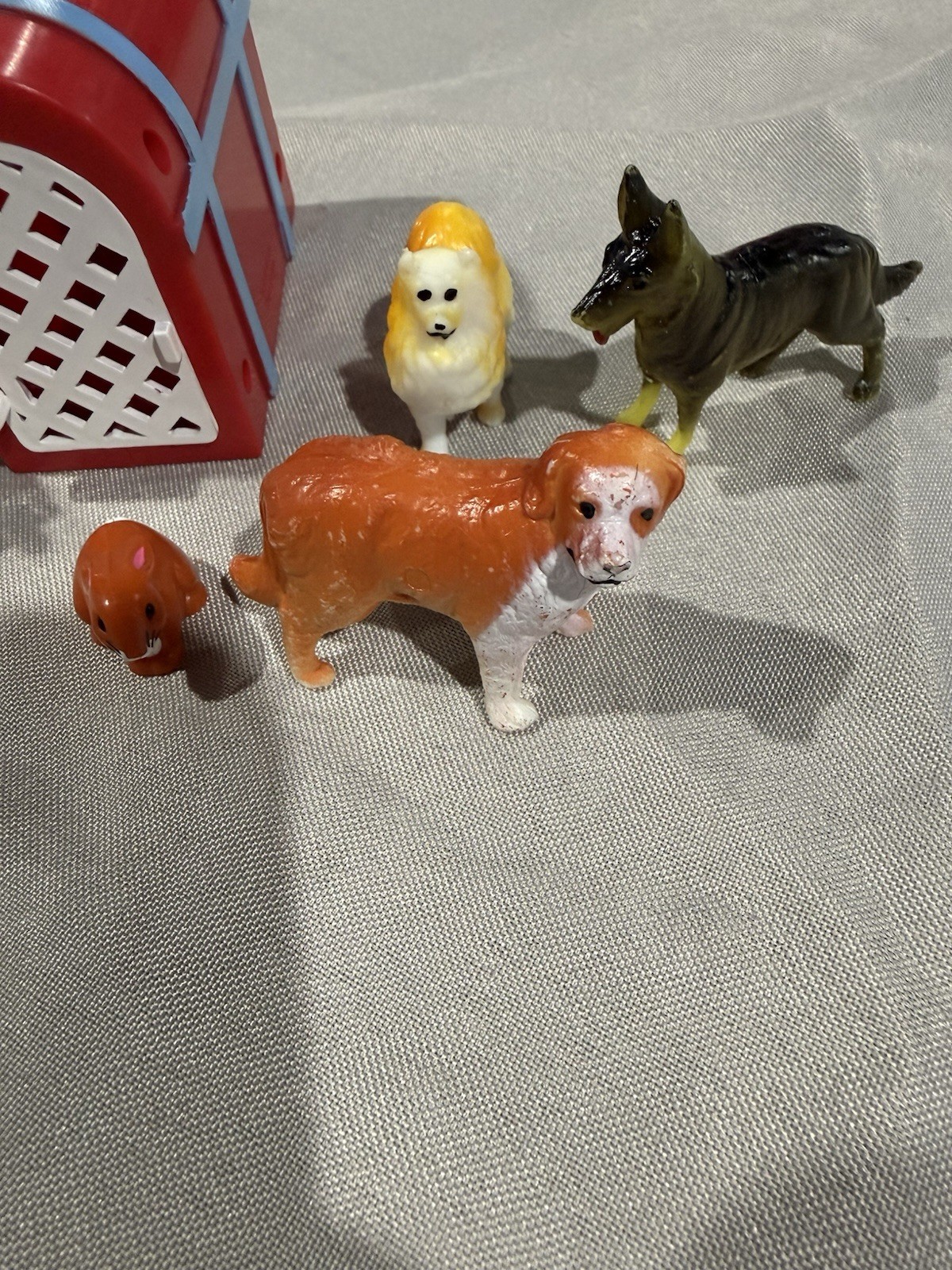 Lot Of 8 Mini Vinyl Plastic Dogs Cats Animal Figures Toys W/ Small Red Carrier