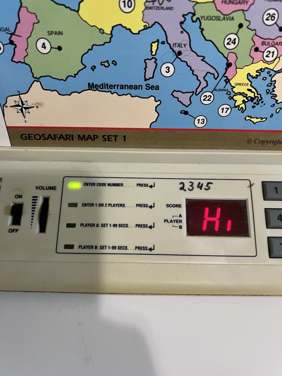 GeoSafari EI-8700 Electronic Learning Game – Working – 31 Cards Included