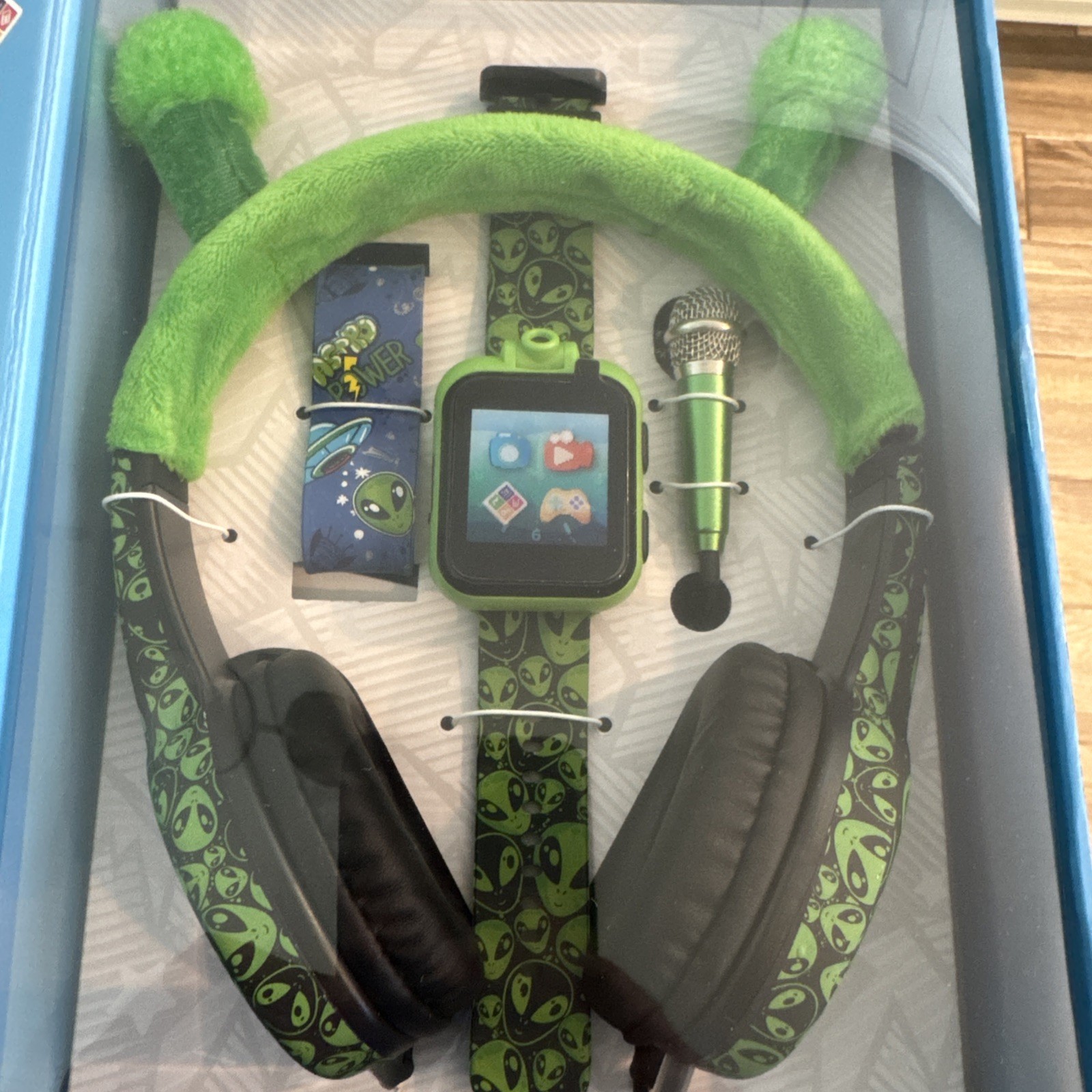 iTech Jr Unisex Kids Smartwatch Mini Mic Band Strap & Headphones Green Alien New