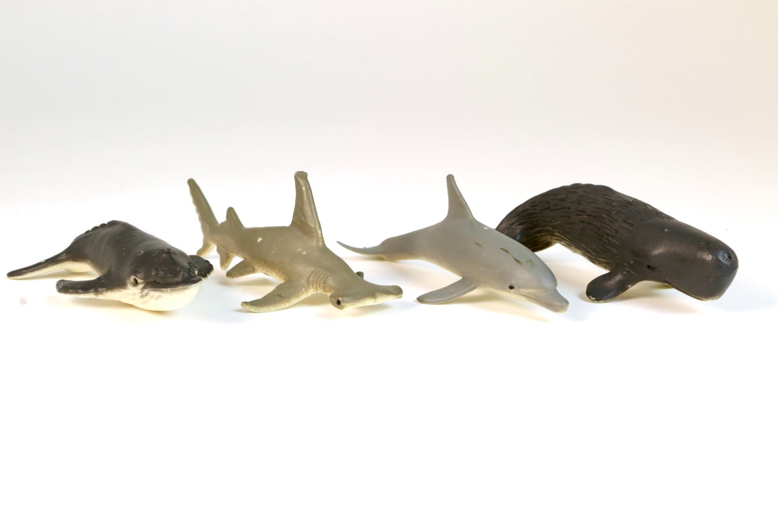 Safari Ltd. Ocean TOOB – 12 Mini Toy Figurines, Marine Ocean Life Figure Set