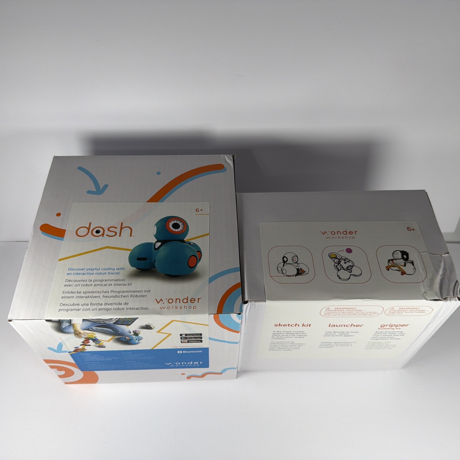 Wonder Workshop Dash Robot Wonder Bundle DA03, Launcher, Sketch Kit, Gripper NEW
